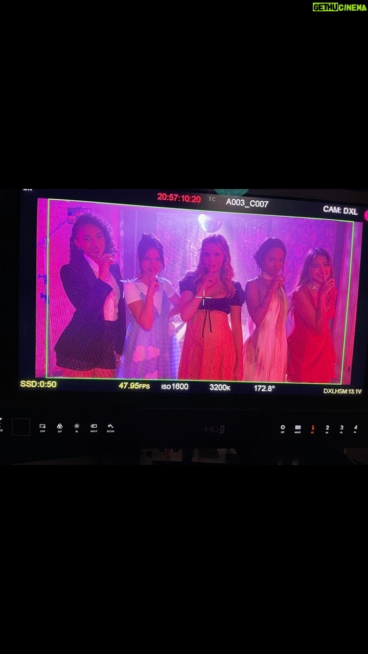 Bailee Madison Instagram - Our final 3 episodes of Season One of @prettylittleliars #plloriginalsin airs on Thursday on @hbomax , which also marks a year since we were doing our camera test/gearing up to film our show. Feels very full circle. So much love ❤️❤️