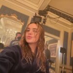 Bailee Madison Instagram - @prettylittleliars Original Sin, EPISODES 6 & 7 are stre🅰️ming NOW on @hbomax !! To celebrate here’s a chaotic photo dump, filled with some #Tabogen gems from our trip to Rosewood ( @chandlerlkinney hi ily) These episodes are so hauntingly beautiful… our cast continues to leave me breathless, and the work of our crew shines so so bright. We can’t wait to press play and live tweet with you tonight at 6pm PT/ 9pm ET ❤️❤️ We love you!! Xxxx