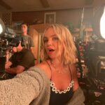 Bailee Madison Instagram - Sunny days 🅰️nd killer nights = a Final Girl Summer🔪 @cosmopolitan has your FIRST look at @prettylittleliars summer school , plus @writerras & @lindsaycbring are sharing some hottttt gossss-ip ! Season Two is coming to @streamonmax this spring , and I promise you… you aren’t ready…. I freaking love these women, and this season.