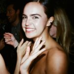 Bailee Madison Instagram - I never take for granted that magical thing that happens when a room full of your peers, and friends are put together @vanityfair 🤍 especially when I get to be reunited with an old friend; someone who has known me since I was 5, who held my little hand through my first steps into this crazy business (that I absolutely love) and who has known the purest version of myself!! @annasophiarobb I have always held the utmost love and respect and appreciation for you and I’m soooo happy @myleshendrik was there with his camera to capture this (!!!)