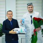 Bakhodir Jalolov Instagram - Surxondaryo viloyati hokimi Ulug’bek Berdiqobilovich tomonidan taqdirlandim. E’tibor uchun alohida minnatdorlik bildiraman. Ishonchni oqlab, natijalarimni yanada yaxshilashga va yuksak marralarni zabt etishga qo’limdan kelguncha xarakat qilaman. Xalqimizning qo’llab-quvvatlashi ertangi kun uchun doimiy motivatsiyadir! Sariasiya, Surhkondaryo, Uzbekistan