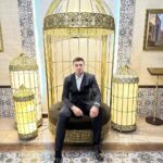 Bakhodir Jalolov Instagram - Задай себе два вопроса: 1. Чего ты на самом деле хочешь? 2. Что ты для этого делаешь? Начни делать хоть что-то. Расстояние между тобой и целью называется действием. O'zingizga ikkita savol bering: 1. Haqiqatan ham nimani xohlaysiz? 2. Buning uchun nima qilyapsiz? Biror narsa qilishni boshlang. Siz va maqsad orasidagi masofa harakat deb ataladi.