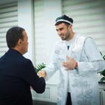 Bakhodir Jalolov Instagram – Surxondaryo viloyati hokimi Ulug’bek Berdiqobilovich tomonidan taqdirlandim. E’tibor uchun alohida minnatdorlik bildiraman. Ishonchni oqlab, natijalarimni yanada yaxshilashga va yuksak marralarni zabt etishga qo’limdan kelguncha xarakat qilaman. Xalqimizning qo’llab-quvvatlashi ertangi kun uchun doimiy motivatsiyadir! Sariasiya, Surhkondaryo, Uzbekistan