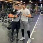 Bakhodir Jalolov Instagram - Hurmatli akajon! Ummat bo‘lgan kuningiz bilan tabriklayman. Biz sportchilarning baxtiga sog‘ bo‘ling. Sportga qaratayotgan eʼtiboringiz uchun katta rahmat. Biz sportchilarga aka-ukadek g‘amxo‘rlik qilib, doim yonimizda qalqon bo‘lib turganingiz uchun chin yurakdan minnatdormiz. Sizga sihat-salomatlik, oilaviy xotirjamlik, va ulkan zafarlar tilab qolamiz. Tavallud ayyomingiz muborak bo‘lsin. BeFit Fitness and Wellness