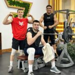 Bakhodir Jalolov Instagram - Do’stlar kechki mashg’ulotdan so’ng.💪🏻 Evening session done with friends 💪🏻 Tashkent, Uzbekistan