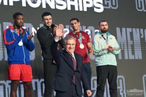 Bakhodir Jalolov Instagram - AlhamdulilLah ✌🏻
My president 🤍