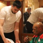 Bakhodir Jalolov Instagram – Mike Tysonni O’zbekistonga tashrifi mobaynida Gafur Ahmedovichning xonadonlarida mehmon bo’ldik. Tysonga bizning O’zbek taomlari juda manzur keldi.

While Mike Tyson’s visit in Uzbekiston we were guest in Gafur Akhmedovich’s house. He really liked our dishes.