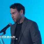 Bang Si-hyuk Instagram - Last week I had the honor of presenting the Clive Davis Visionary Award at the @billboard Power 100 to my friend and partner @hitmanb72 . To say his story is inspiring is an understatement. Congratulations my friend… it is beyond deserved. Hope this story inspires so many others to break down barriers. Thank you.
