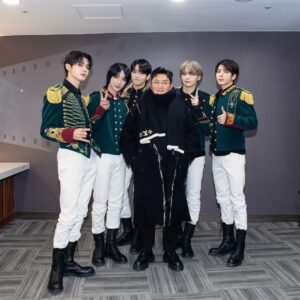 Bang Si-hyuk Instagram - Congrats! @txt_bighit We can't stop! We don't stop! #sweetmirage #encore  #bighitmusic #HYBE