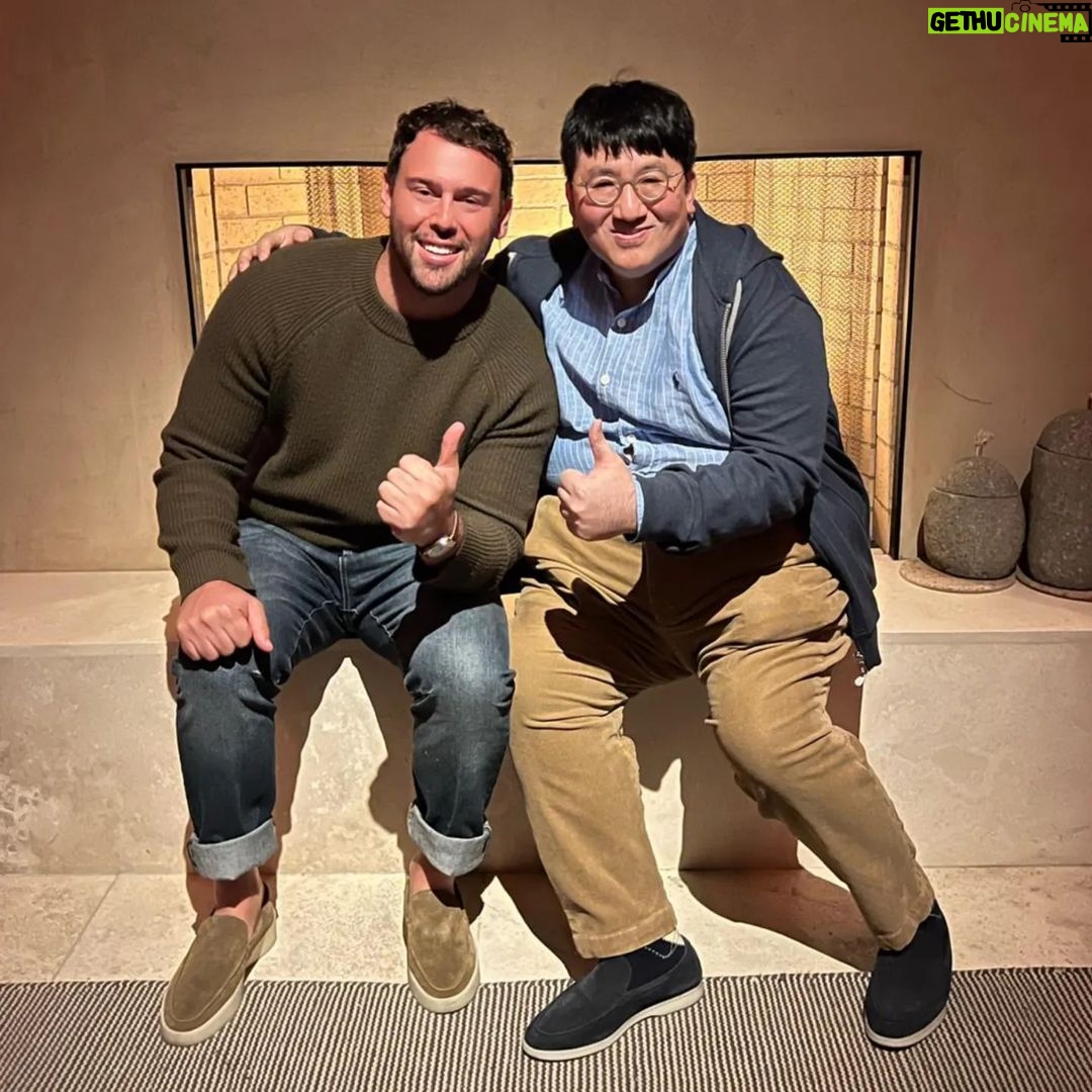 Bang Si-hyuk - 567.2K Likes - With my bro @scooterbraun #LA