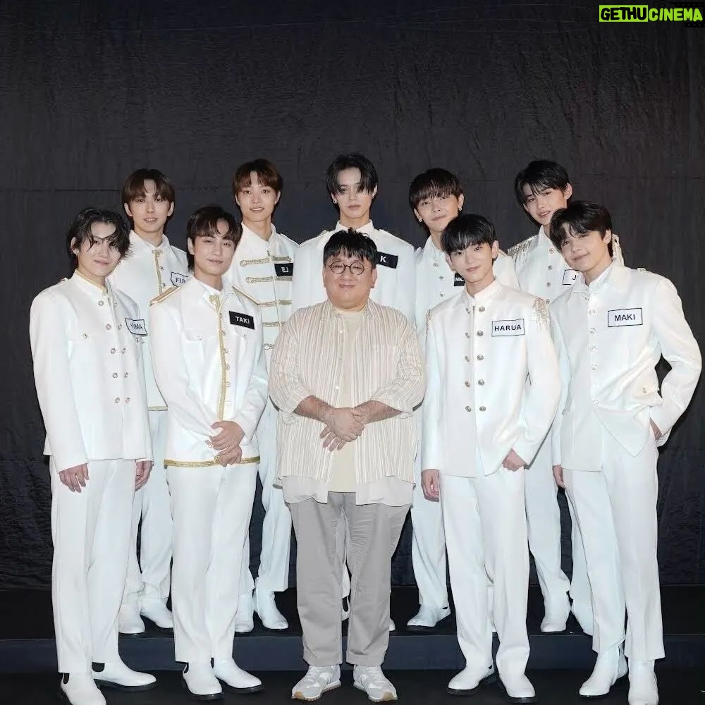 Bang Si-hyuk - 726.5K Likes - With @andteam_official Congratulations! おめでとう!
Thank you so much! @scooterbraun @pdogg428 @sonsungdeuk @woozico0914 @sakuranko425 @mfmobg6 @ryosukeimai #oneteam #hybe #hybelabelsjapan #hybeamerica