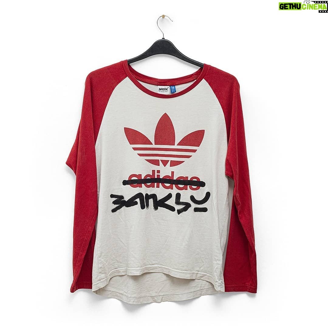 Banksy - 1 Million Likes - .
I’m opening a shop.
It’s called Gross Domestic Product™.
It sells art, homewares and disappointment.
.
.
.
www.GrossDomesticProduct.com
#Balaclavalamp