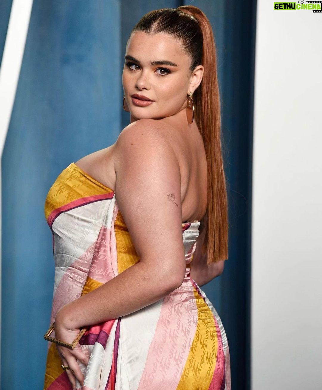 Barbie Ferreira - 1.8 Million Likes - @yslbeauty @fendi meets @vanityfair oscar party meets post beach blues
