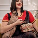Barbie Ferreira Instagram - my bestie morty and I spreading the holiday cheer with @coach #coachny #coachholiday