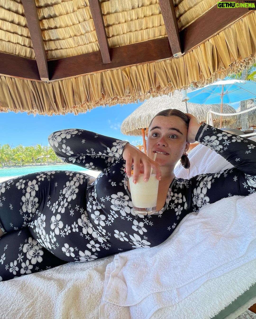 Barbie Ferreira - 2.2 Million Likes - burnt cheeks in bora bora wow what a week 🤩