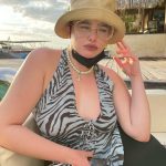 Barbie Ferreira Instagram - burnt cheeks in bora bora wow what a week 🤩 Four Seasons Resort Bora Bora