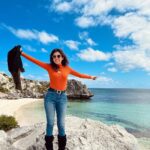 Barkha Singh Instagram - Haso, Jiyo, Muskurao. Kya pata _______ Comment with ❌ answers only!! 😆😆 #friday #friyay #TravelwithB #traveldiaries #Australia #Perth #RottnestIsland #westernAustralia #travel #travelexperiences