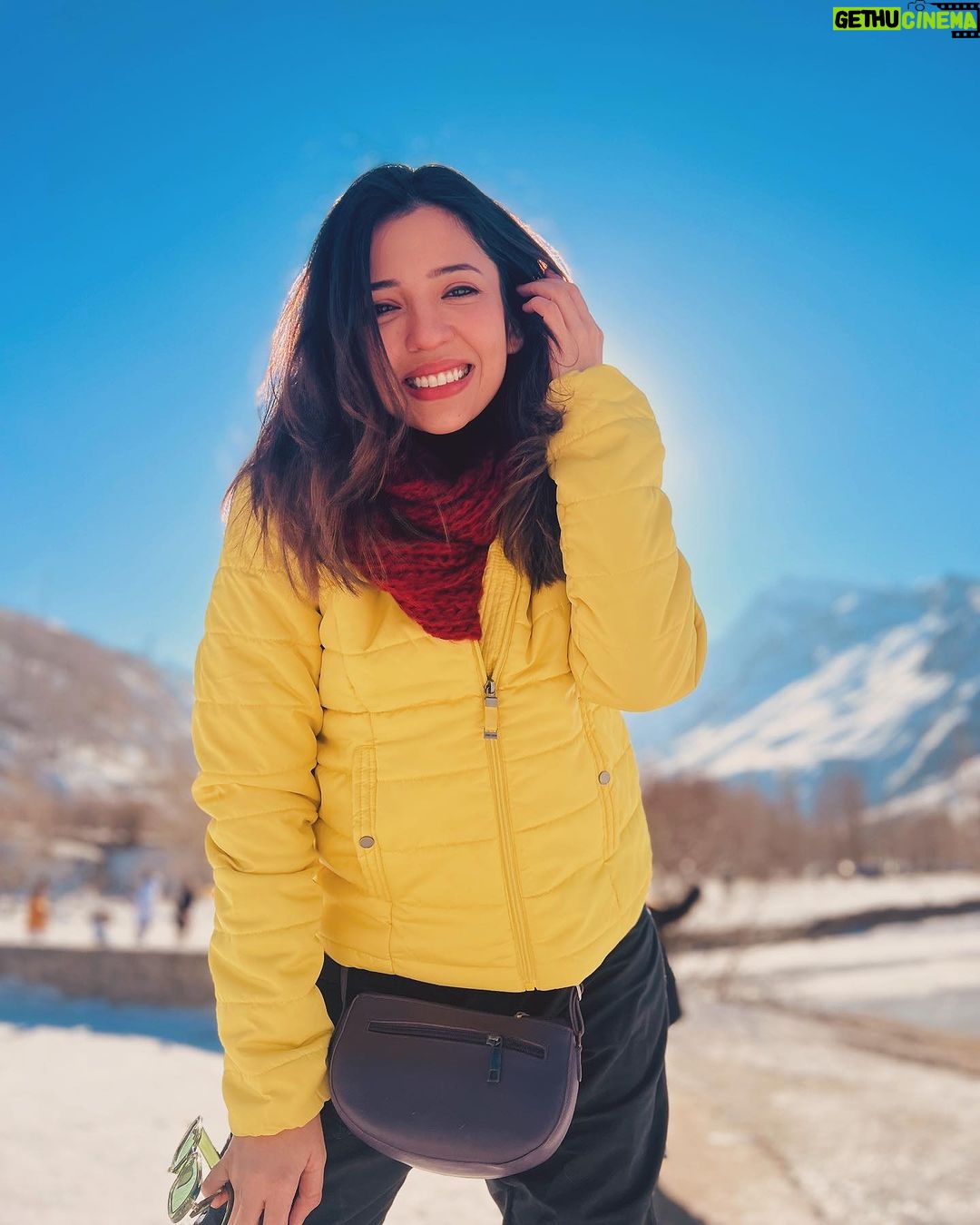 Barkha Singh Instagram - Glimpses of my Himachal trip - #Photodump 1. Happy face, because travel 2. Boru and me jumping on a frozen lake (and then got asked to get off it) 3. Morning view in the attic 4. Frozen waterfall, much wow 5. Aesthetic photo of Akku, O and me and in villa 6. Taking in Pahad feels 7. Smiley doggo friends I made 8. Watching the sunset (fav thing to do) 9. The gang .. very cool much swag 10. Cuddle-fest on my bed #TravelwithB #Traveldiaries #mountainstrip #Himachal #travel
