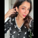 Barkha Singh Instagram - Lovelies, #Kajal or no Kajal? 👀 Who else struggles with this make up dilemma?? I’m forever confused, so here are some selfies for you guys to help! @shopmulmul @amaryllis_for_her 🖤 #indianwear #coordset #kurta #black