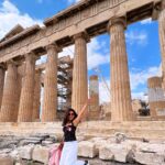 Barkha Singh Instagram – Let’s show you around #Greece today lovelies 😃🇬🇷
1. Mykonos
2. Temple of Apollo, Delphi
3. Familia ❤️
4. Somewhere in the middle of the Aegean sea 
5. Street aesthetics in Greece 
6. This is Spartaaaaaaa
7. Glimpses of Greece you see online 
8. My special message to you 
9. Girls just wanna have fun 😜
10. Parthenon, Acropolis of Athens 

#TravelwithB #traveldiaries #travelwithme #travel