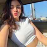 Barkha Singh Instagram - Damn Sun! ☀️ People stuck in traffic next to me would have been entertained by this little #Sunkissed #selfie sesh.. They’re welcome 💁🏻‍♀️ #MumbaiTraffic