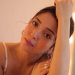 Barkha Singh Instagram - Let’s see who wins #StaringContest What Saturday plans lovelies? #portraits #Weekend
