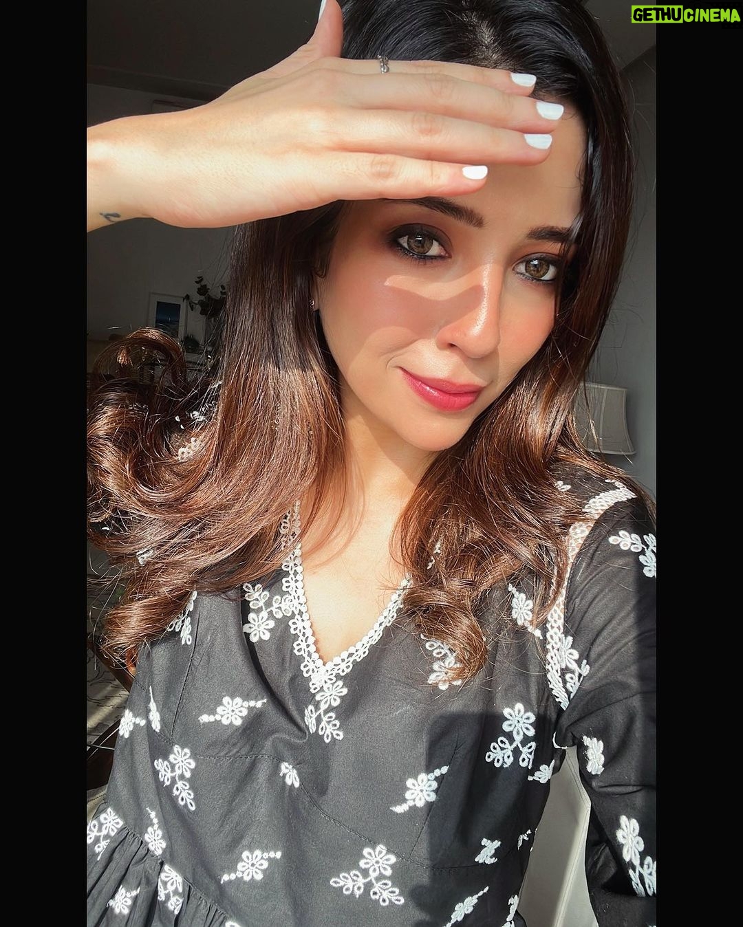 Barkha Singh Instagram - Lovelies, #Kajal or no Kajal? 👀 Who else struggles with this make up dilemma?? I’m forever confused, so here are some selfies for you guys to help! @shopmulmul @amaryllis_for_her 🖤 #indianwear #coordset #kurta #black