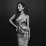 Barkha Singh Instagram - Not me trying to imply 🧯 📸 @kaustubhmm Styled by @aesana0710 Wearing @labelriya Jewellery @karishma.joolry @dipublicrelations Hair by @tanzz__1910_ Make up by yours truly #cosmo #cosmoindia #cosmobloggerawards #glamnight #ootn #metallic #photodump