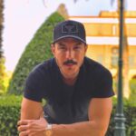 Bassel Khayyat Instagram – المعنى في قلب الشاعر ..ليس حكرا عليه وحده 
ولا شو رأيكن …والمعنى في قلب الشاعر 👁
تحياتي لكم كل الحب #باسل_خياط  #basselkhaiat  #trust  #love 
@cairomarriott