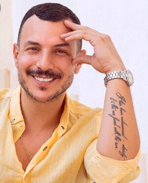 Bassel Khayyat Instagram - Be kind, be honest, be loving, be true, and all of those things will come back to you.
‎كن طيبا ، كن صريحا، كن محبا ، كن صادق ، و ستعود إليك كل هذه السمات😎

#happyfriday #fridayvibes #dubai #mydubai #mensfashion #menstyle #gentleman #actor #basselkhaiat #باسل_خياط