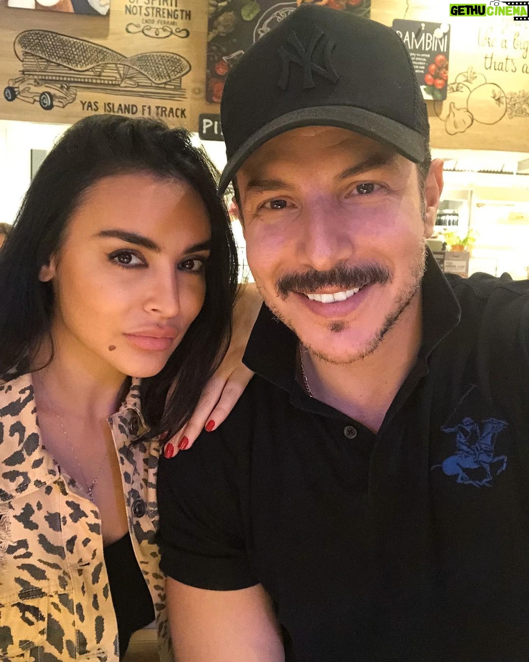 Bassel Khayyat Instagram - ⚜️⚜️⚜️#basselkhaiat #باسل_خياط #دبي #abudhabi #dubai #syria #egypt #peace #art #motivation #love Yas Island