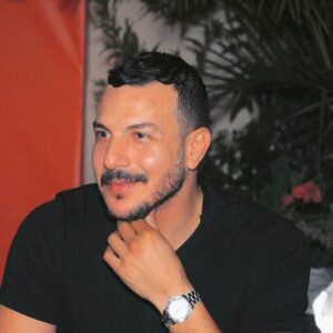 Bassel Khayyat Instagram - This is my answer ⚜️#basselkhaiat #basselkhayat #love #loveyourself #lebanon #syria #egypt #dubai #company #inspire #motivation #kindness #artist #arabs #family #باسل_خياط #باسل_الخياط
