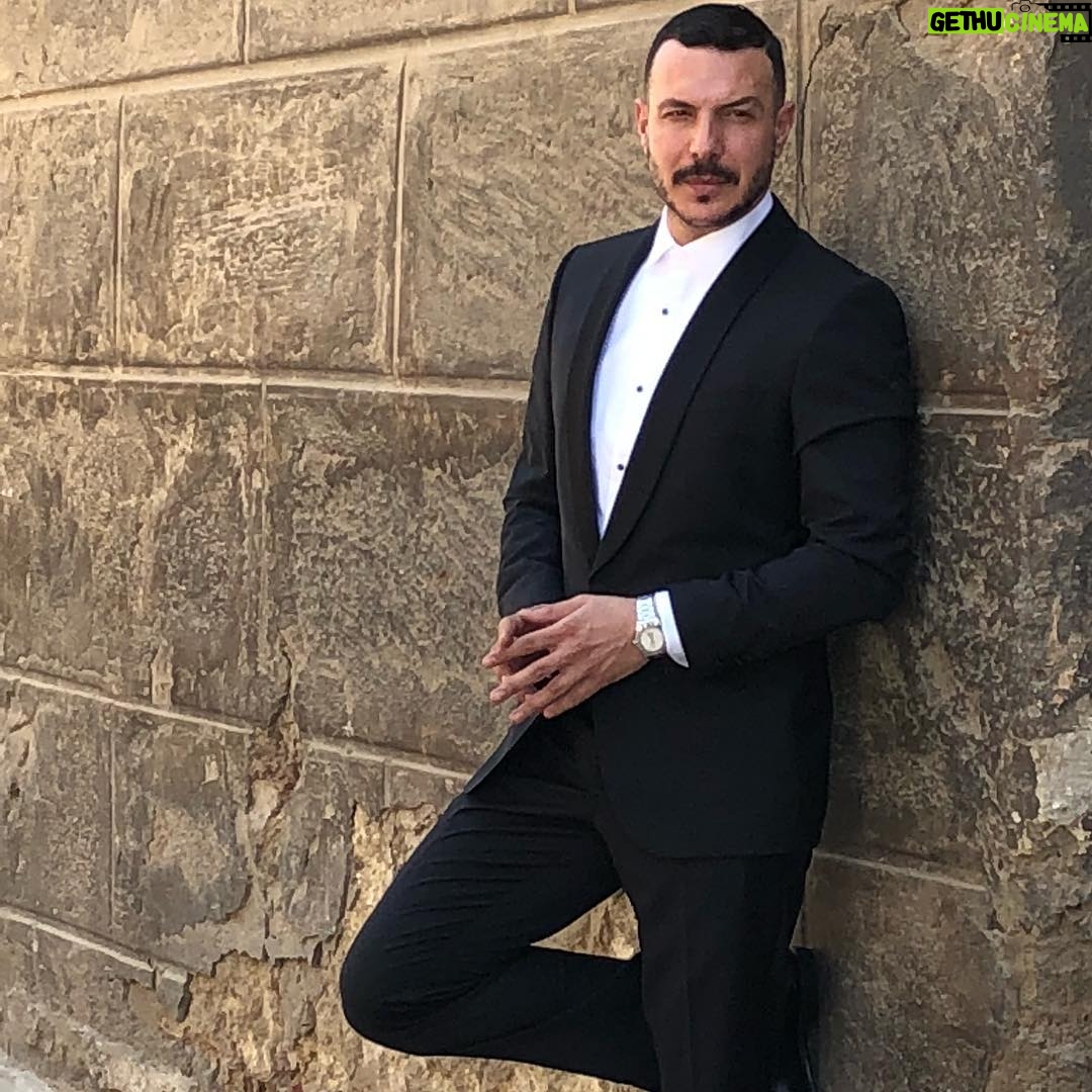 Bassel Khayyat Instagram - #basselkhaiat#basselkhayat #loveyourself #lovemyfamily #company #inspiration