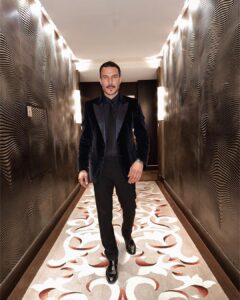 Bassel Khayyat Instagram - Yesterday at the #JoyAwards 💜 Stylist: @cedrichaddad Jewelry: @tiffanyandco