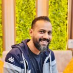 Bassem Hamraoui Instagram - لا تجعل العالم يغير ابتسامتك بل اجعل ابتسامتك تغير العالم...😉😉🙂🙃😊😇🥰😍🤩🤗