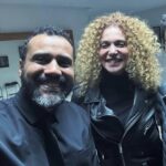 Bassem Hamraoui Instagram - بسام الحمراوي كان إكتشاف بالنسبة لي في مسرحيته "المايسترو " مسرحية تعكس امكانيات فنية كبيرة تجاوزت الامكانيات المسرحية وآلياتها الي امكانيات أخري فكرية موسيقية و بدنية ...ليغوص بك المسرح الفكاهي في مسرحية المايسترو إلي أعماق أخري تجعل لحظات الضحك ممزوجة بلحظات تمعن من خلال رسائل عديدة تطرقتها المسرحية ( المرأة ، الأخلاق...) فالتأرجح بين الخيال والواقع وبين أحاسيس مختلفة تجعل من "المايسترو " مسرحية هزلية بالأساس في الظاهر ولكنها تحمل نفس درامي في الباطن ، أنّه المسرح الهادف الي عندو ناسو ، وانت كنت من ناسو و قدها وقدود صديقي بسام الحمراوي برافو ،وشكرا علي هته اللحظات السعيدة فما أحوجنا إلي ذلك! Théâtre municipal de Tunis #soldout Théâtre Municipal de Tunis