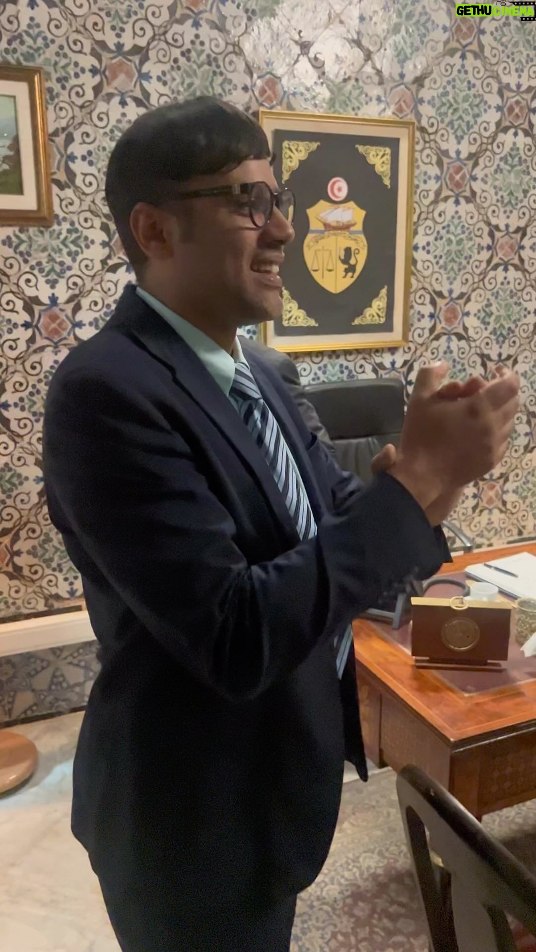 Bassem Hamraoui - 15.4K Likes - اليلة اخر يوم في تصوير سيتكوم سوبر تونسي
الحمدلله حتى يبلغ الحمد منتهاه على نجاح السلسلة الي لاقت اعجاب برشا ناس
نحب نشكر كامل الفريق التقني و الإنتاج على هذا المجهود و نشكر الممثلين الي عديت معاهم احلى لحظات و مكل قيس شقير و احمد الصيد و زين العابدين المستوري على المساحة الي مدوهالي داخل العمل
شكرا جزيلا و الى اللقاء في اعمال اخرى
