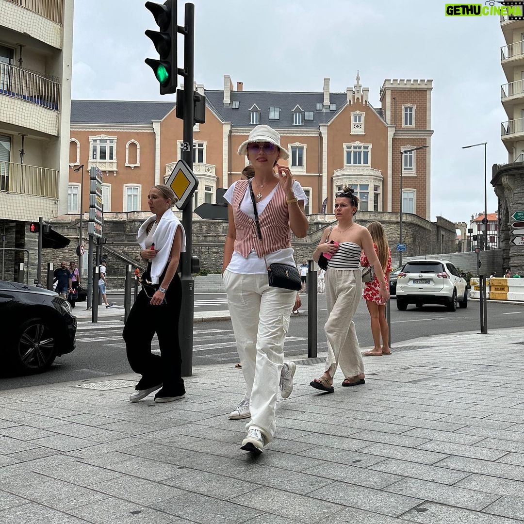 Bayan Alaguzova Instagram - Biarritz France