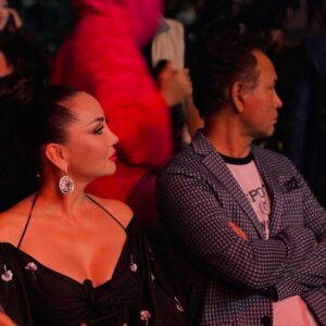 Bayan Alaguzova Instagram - Первая казахстанская премию инфлюэнсеров, блогеров и медийных личностей «freedom star KZ”!Украшу свою коллекцию еще одной статуэткой “QUEEN” 👑 Благодарю за ваше признание! Стараюсь нести это высокое звание с честью!