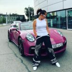 Bayan Alaguzova Instagram - Для уникальной женщины - культовый автомобиль! (Турсен Алагузов) ❤️