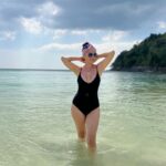 Bayan Alaguzova Instagram - Моя мама всегда говорит: «А что не показывать, если есть что показывать» (Гульжамал Айдаровна) 🙌 Thailand