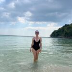 Bayan Alaguzova Instagram - Моя мама всегда говорит: «А что не показывать, если есть что показывать» (Гульжамал Айдаровна) 🙌 Thailand