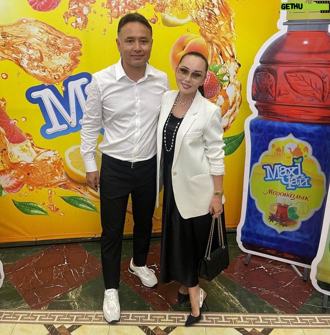Bayan Alaguzova Instagram - С корабля на бал! Сегодня день рождения самого любимого казахстанского “MAXI чая» С совершеннолетием! Я хочу поздравить истинного создателя , своего супруга Турсунгали , с этим особенным днём! Все самое интересное впереди! ❤️ С днём рождения MAXI ЧАЙ!!!