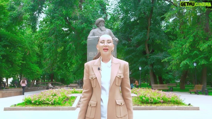 Bayan Alaguzova Instagram - Можно лежать на диване, критиковать всех и быть недовольным собой и своей судьбой. А можно пойти на избирательный участок, сделать свой выбор и улучшить свою жизнь! #референдум2022 #сайлау2022