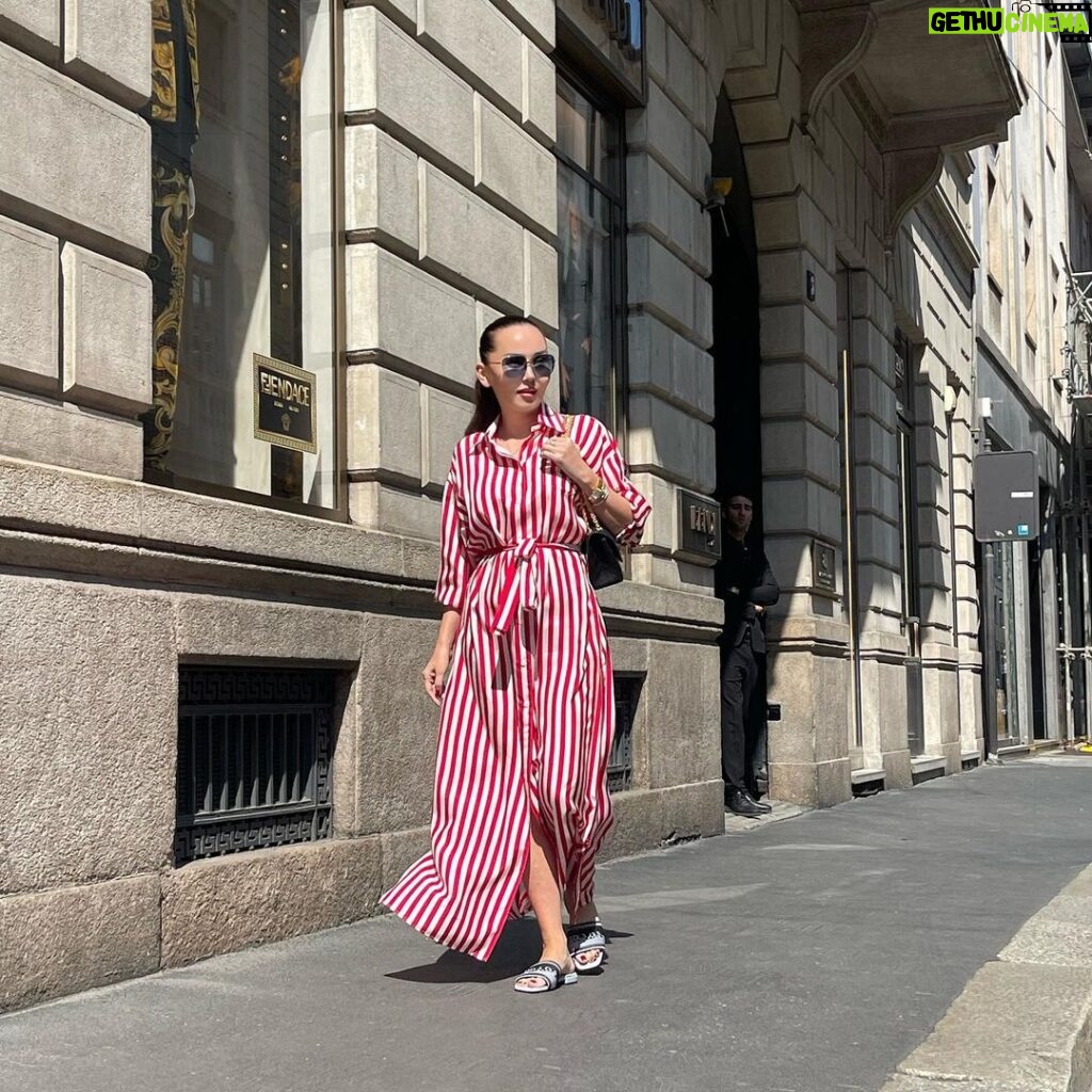 Bayan Alaguzova Instagram - Привет! Milan, Italy