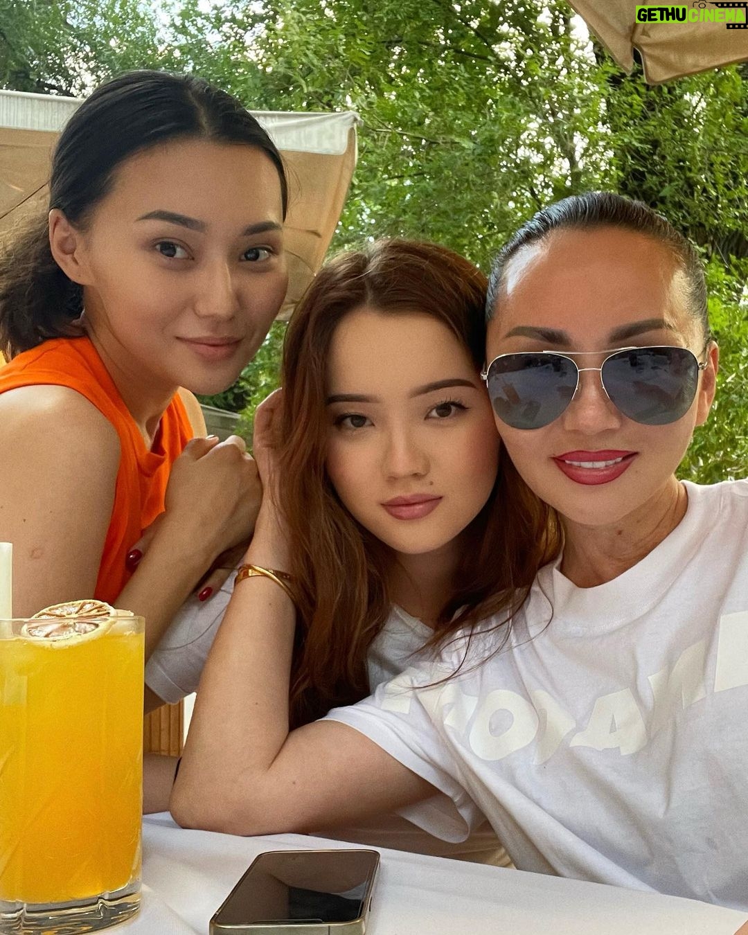 Bayan Alaguzova Instagram - Апельсиновый лимонад, ягодный чай или американо без молока? :)
