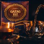 Bayan Alaguzova Instagram - Открыла для себя премиальный сорт чая "QAZAQ ELI". Он выращен на чайных плантациях Кении, доставлен и упакован на фабрике компании @kazakh_national_brands. Дизайн пачки сразу приковывает внимание: благородный темно-синий цвет, золотистые орнаменты и петроглифы, а вокруг основного логотипа расположены названия всех казахских родов – РУ. При заваривании чай дает крепкий терпкий вкус, насыщенный аромат и цвет темного янтаря. Кстати, "черный" цвет, к которому привык наш народ, к высокому качеству никакого отношения не имеет. Настоящий чай должен быть янтарным! Компания @kazakh_national_brands производит листовой, гранулированный и пакетированные чаи «QAZAQ ELI», «Шаңырақ» и «Чайничек» - хороший, качественный продукт премиум и эконом сегмента. Фото всех торговых марок выложу в карусель, и вы будете знать, что искать в магазине. Если же вы, не найдете этот чай в магазинах своего города, не поленитесь и попросите продавцов заказать его. Поверьте, он очень быстро появиться в магазине. Мы занимаем 10 место в мире по потреблению чая и продавать его - очень выгодное дело. Став партнером компании @kazakh_national_brands вы будете частью прибыльного бизнеса и дадите возможность каждому казахстанцу попробовать настоящий чай! Кстати, прямо сейчас компания разыгрывает годовой запас чая! Переходите на страничку @kazakh_national_brands и попытайте удачу! #чай #сделановказахстане #tea #madeinkz