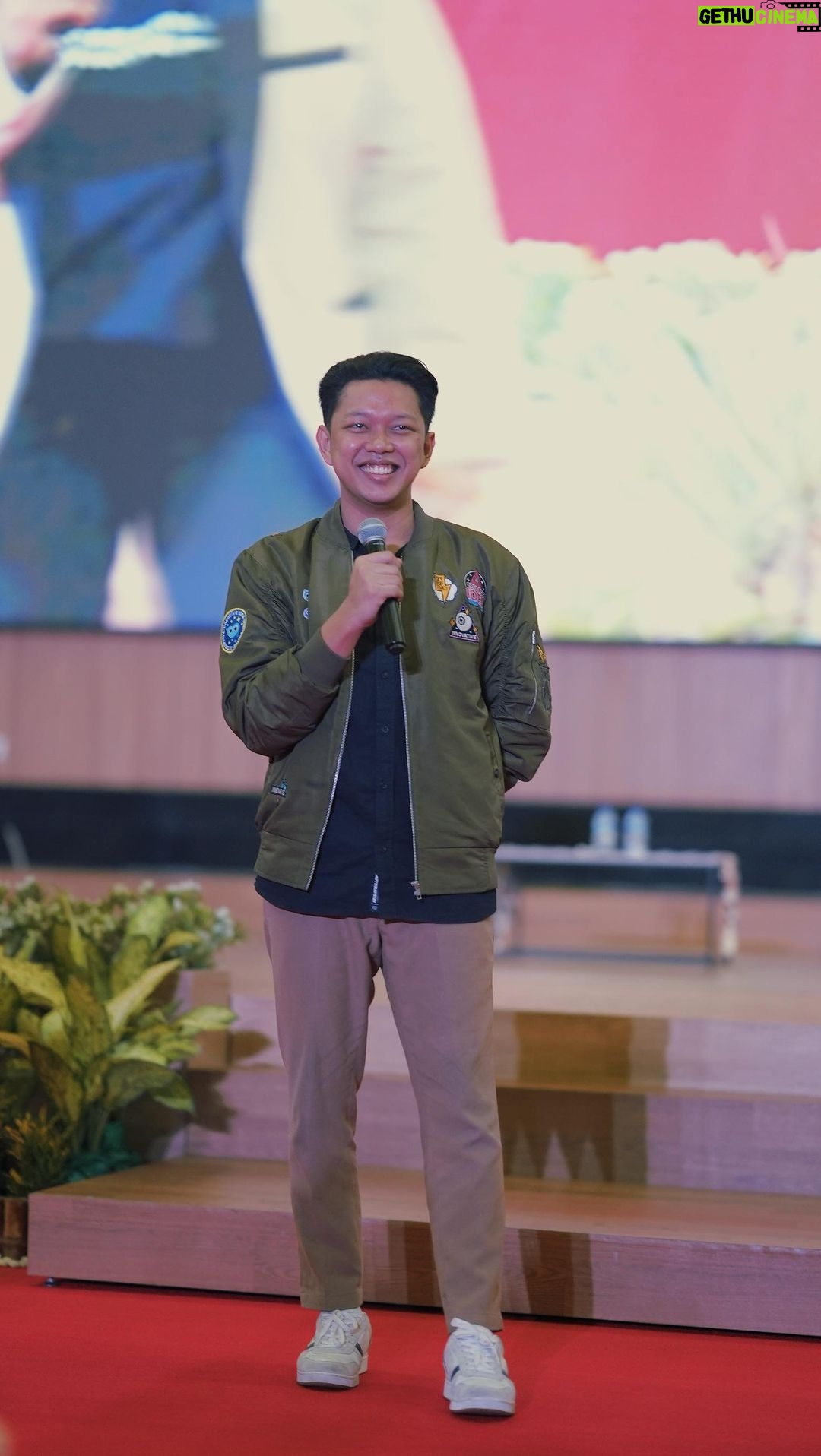 Bayu Skak Instagram - JEMBER! meriah & interaktif arek-arek Jember nek dijak diskusi! suwun kabeh Rek! dino iki iso diskusi bareng ning acarane Fasilkom Universitas Jember 😃👍🏼