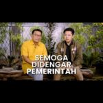 Bayu Skak Instagram – politik kita selalu saja politik 5 tahunan. Yang menjabat sekarang selalu saja fokus memikirkan bagaimana caranya biar kedepan maju ke kursi yang lebih tinggi. Setiap 5 tahun kepentingannya pun berganti-ganti terus, tidak pernah merinci untuk bikin grand desain kreatif yang bisa menggaungkan Indonesia dari produk-produk kreatif yang kita buat
.
Padahal kita tidak perlu terus meraup Sumber Daya Alam untuk mendapat keuntungan. Karena jika produk kreatif yang kita jual bahan bakarnya adalah Sumber Daya Manusia (ide), dan keuntungan yang diraih ketika digarap dengan maksimal akan jauh lebih tinggi dari keuntungan yang didapat dari mengeruk SDA kita. 
.
Itulah yang dilakukan Negara-Negara seperti Jepang, Korea Selatan, Amerika yang negaranya punya strategi kreatif untuk mengekapor produk-produk kreatif mereka berupa IP Film, Series, Animasi dan Games. Jepang punya strategi yang bernama Cool Japan, Korea Selatan punya yang bernama Hallyu. Jadi beberapa kementerian mereka itu duduk bareng benar-benar fokus untuk mikir bagaimana caranya pokoknya produk kreatif mereka seperti Anime, Korean Drama, Kpop bisa diekspor ke sebanyak-banyaknya negara. Karena jika produk kreatif itu berhasil dijual dengan maksimal mereka akan menempelkan industri-industri yang lain seperti produk2 makanan, teknogi, pakaian dll. Jadi ibarat gerbong kereta, Produk Kreatif itu adalah lokomotif untuk bisa menarik banyak gerbong berupa industri-industri yang lainnya 
.
Tidak ada politik 5 tahunan di mereka sehingga semua itu berjalan dengan sangat baik. Terus fokus pada rencana mereka untuk menggaungkan budayanya ke sebanyak bamyaknya negara. Korea Selatan bahkan baru mulai di 1992. tapi sekarang budaya Korea sudah sangat familiar di kita. Restoran2 & produk-produk mereka akhirnya kita beli dan konsumsi. Kita pun juga bisa meraup keuntungan yang besar tanpa menggunduli hutan, tanpa terus mengeruk SDA kita terus menerus. Dengan berpikir untuk bikin strategi National Pride yang Negara musti total untuk mendukungnya
.
Senang sekali bisa meluapkan unek-unek saya ini ke Pak @dr_moeldoko , semoga kementrian-kementerian lain juga mendengar unek unek saya ini 😃