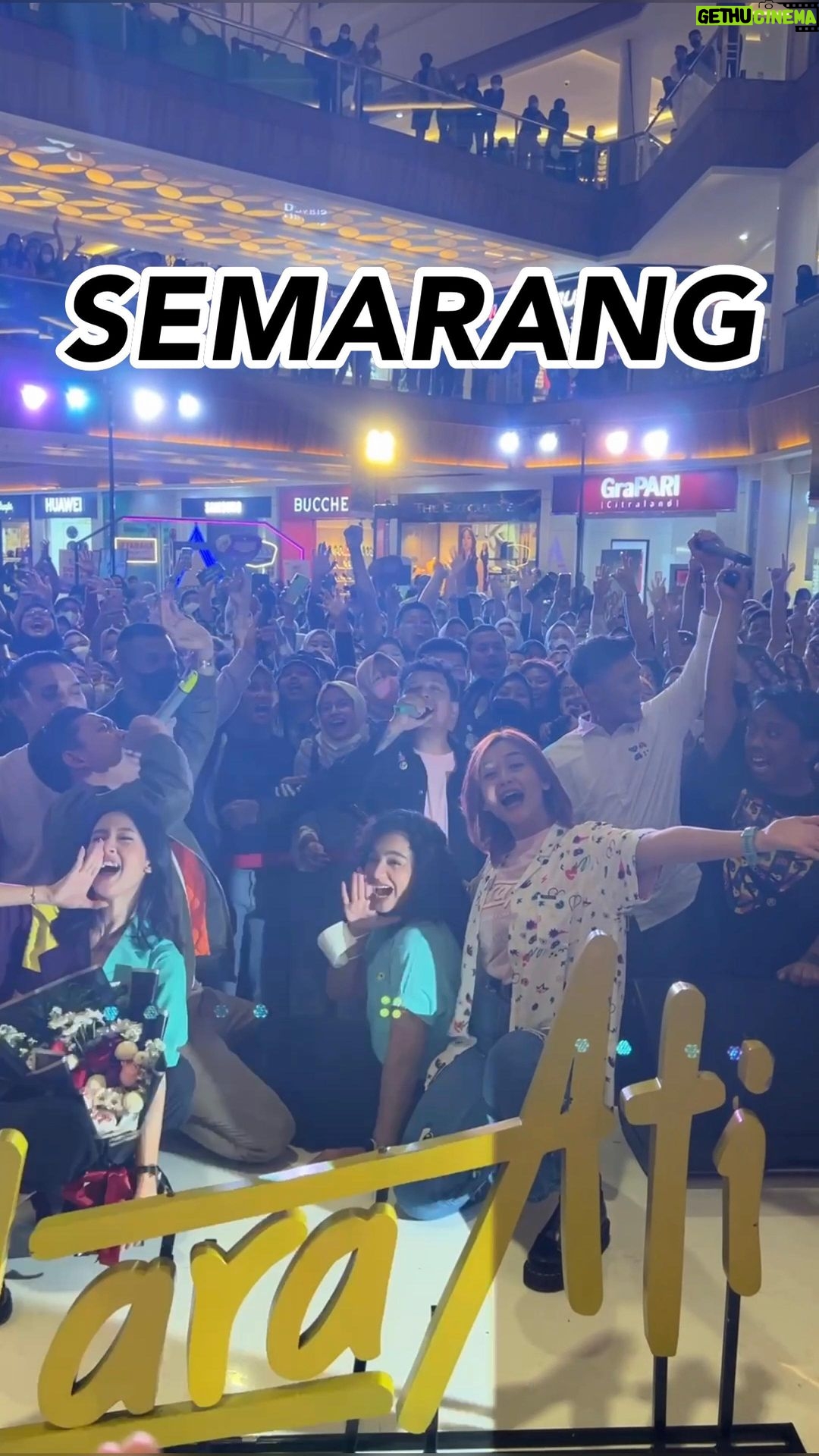Bayu Skak Instagram - throwback ujung tour Lara Ati di SEMARANG! . Film Lara Ati wis 1 bulan luwih 1 minggu tayang Bioskop. Matur Nuwun kabeh sing paring dukungan kanggo judul Lara Ati iki Rek 🙏🏽 Saiki wayahe Cokro dadi tumbal proyek sek Rek!